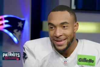 O jogador da NFL, TreVeyon Henderson, chamou atenção nas redes sociais após compartilhar uma reflexão sobre fé e dependência de Jesus. Foto: Captura de tela/YouTube/New England Patriots