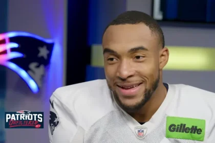 O jogador da NFL, TreVeyon Henderson, chamou atenção nas redes sociais após compartilhar uma reflexão sobre fé e dependência de Jesus. Foto: Captura de tela/YouTube/New England Patriots