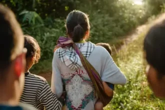 Cristãos no Laos enfrentam perseguição e expulsões, mas permanecem firmes na fé e encontram na floresta um lugar para viver e adorar a Deus. Foto: Ilustração/Portas Abertas