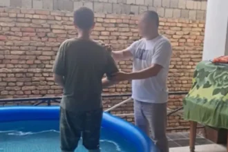 Cristão na Ásia Central é batizado em segredo após deixar o islamismo e enfrentar rejeição e expulsão da própria família. Foto: Portas Abertas