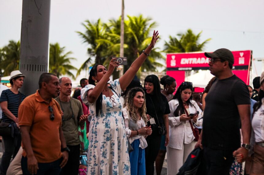 A segunda edição do Viradão Gospel Rio repetiu o sucesso do ano anterior, reunindo 100 mil pessoas nos 12 pontos ao redor da cidade. Foto: Divulgação.