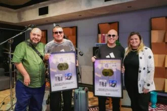 Labidad Music Gospel entregou o Disco de Ouro ao Novo Som por mais de 50 milhões de visualizações pelos álbuns "Não é o Fim" e "Passaporte". Foto: Divulgação.