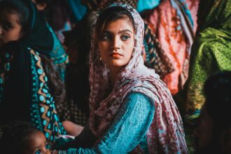 Violência no Nepal aumenta tensão entre hindus e muçulmanos e gera preocupação entre cristãos, que adotam medidas de segurança. Foto: Representativa/Unsplash.