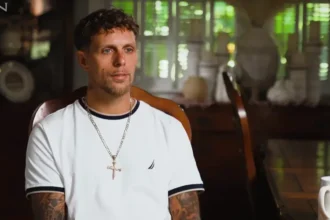 Ex-traficante abandona as drogas, entrega sua vida a Jesus e encontra paz e propósito após anos vivendo em meio à violência e ao vício. Foto: Reprodução/CBN News