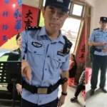 Policiais chineses invadiram uma igreja doméstica e proibiram cristãos de cantar músicas que mencionassem “Jesus”, “Deus” ou “Senhor”. Foto: Reprodução/ChinaAid