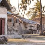 Jovem cristão enfrenta ataque na África, é expulso de casa por sua fé em Jesus e encontra apoio da igreja para permanecer firme. Foto: 2021