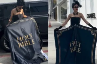 Atriz cristã usa vestido inspirado na Bíblia para incentivar a leitura bíblica e declarar sua fé em Jesus durante sessão de fotos nos EUA. Foto: Reprodução/Instagram/masieltaveras