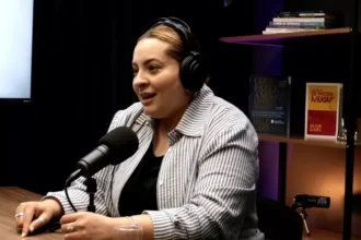 Mulher sente mão de Deus em crise e consegue superar a depressão, aproximar-se de Jesus e perder 70 quilos. Foto: Reprodução/YouTube/Dilson Gomes