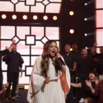 Sarah Farias lança “Obra Santa”, nova canção que destaca fé, coragem e compromisso com os valores cristãos. Foto: Divulgação.