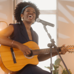 A cantora e compositora Lu Quirino apresenta ao público seu novo single de trabalho, intitulado “Espelho”, que faz parte do EP ''Norte''. Foto: Divulgação.