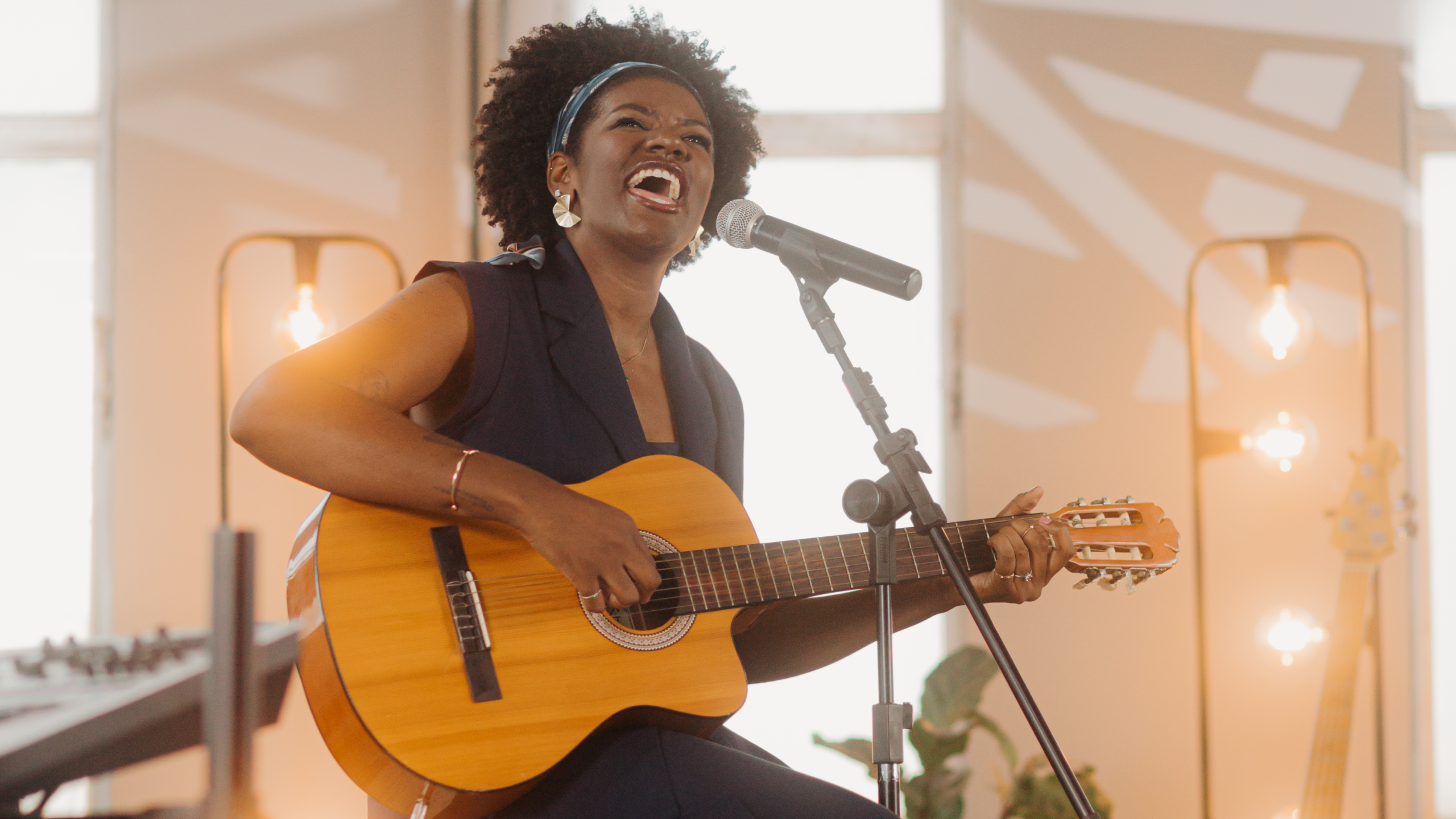 A cantora e compositora Lu Quirino apresenta ao público seu novo single de trabalho, intitulado “Espelho”, que faz parte do EP ''Norte''. Foto: Divulgação.