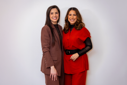 Dando início a uma nova fase na Onimusic, a cantora Nai Lopes apresenta o single “Vencedor (Champion)”, gravado em parceria com Ana Nóbrega. Foto: Divulgação.