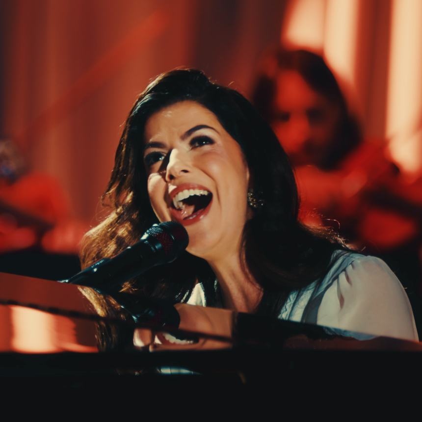 Rachel Novaes lança três canções sobre a graça de Deus, com participações de Júlio Filho e Paulo César Baruk. Foto: Divulgação.