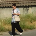 Mulher testemunha cura de câncer de mama após receber uma oração em nome de Jesus, no Azerbaijão; médicos diagnosticam sumiço de tumor. Foto: OM Austrália